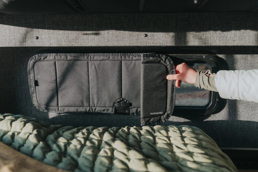 Bunk Window Cover - CRL - AVC RIG