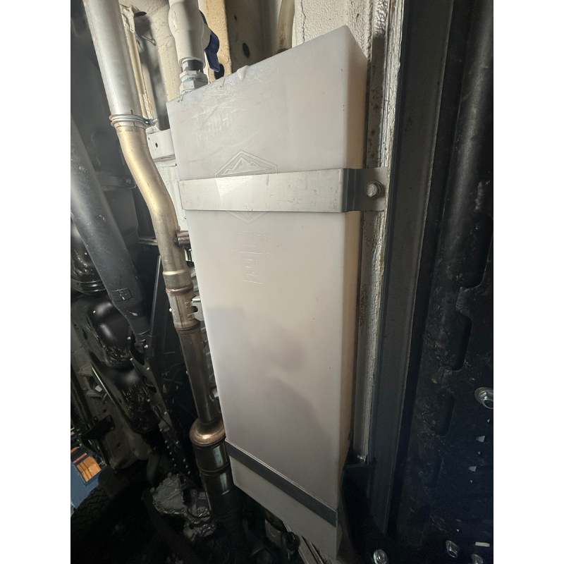 11-Gallon Mercedes Sprinter Undercarriage Fresh/Grey Water Tank (SP-UC-11) – view 4