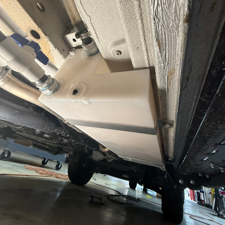 11-Gallon Mercedes Sprinter Undercarriage Fresh/Grey Water Tank (SP-UC-11) – view 5