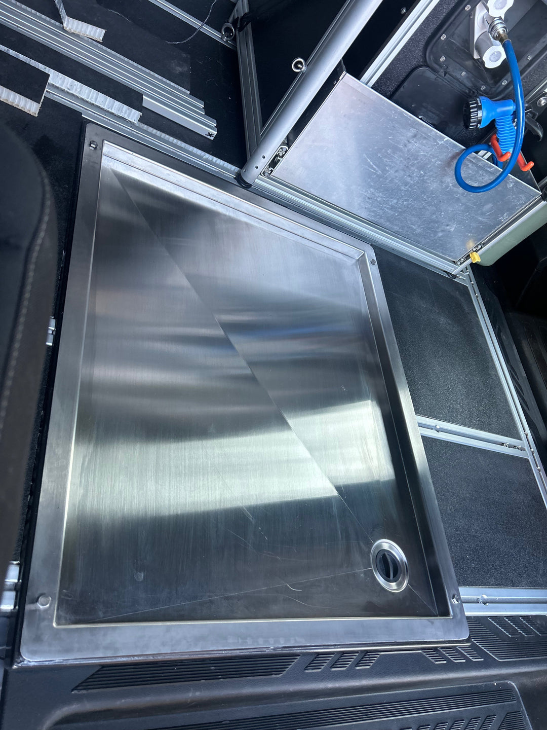 Tetravan In-Floor Shower Pan STAINLESS STEEL