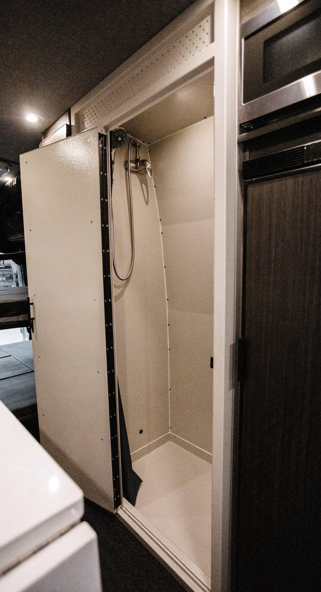 24" Shower - 24" x 24" x 74.5" - AVC RIG