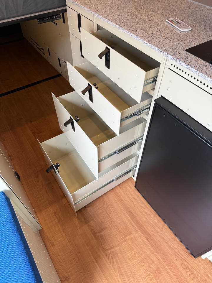 Aluminum Drawer Cabinet - AVC RIG