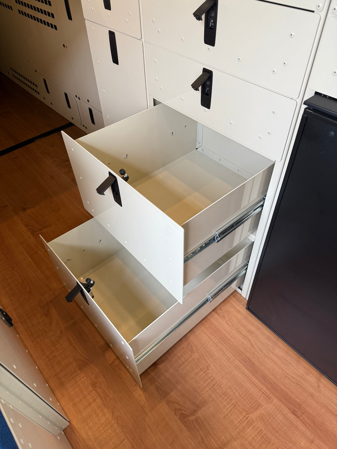 Aluminum Drawer Cabinet