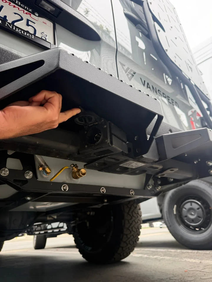 Sprinter Defender Mini Rear Step - AVC RIG