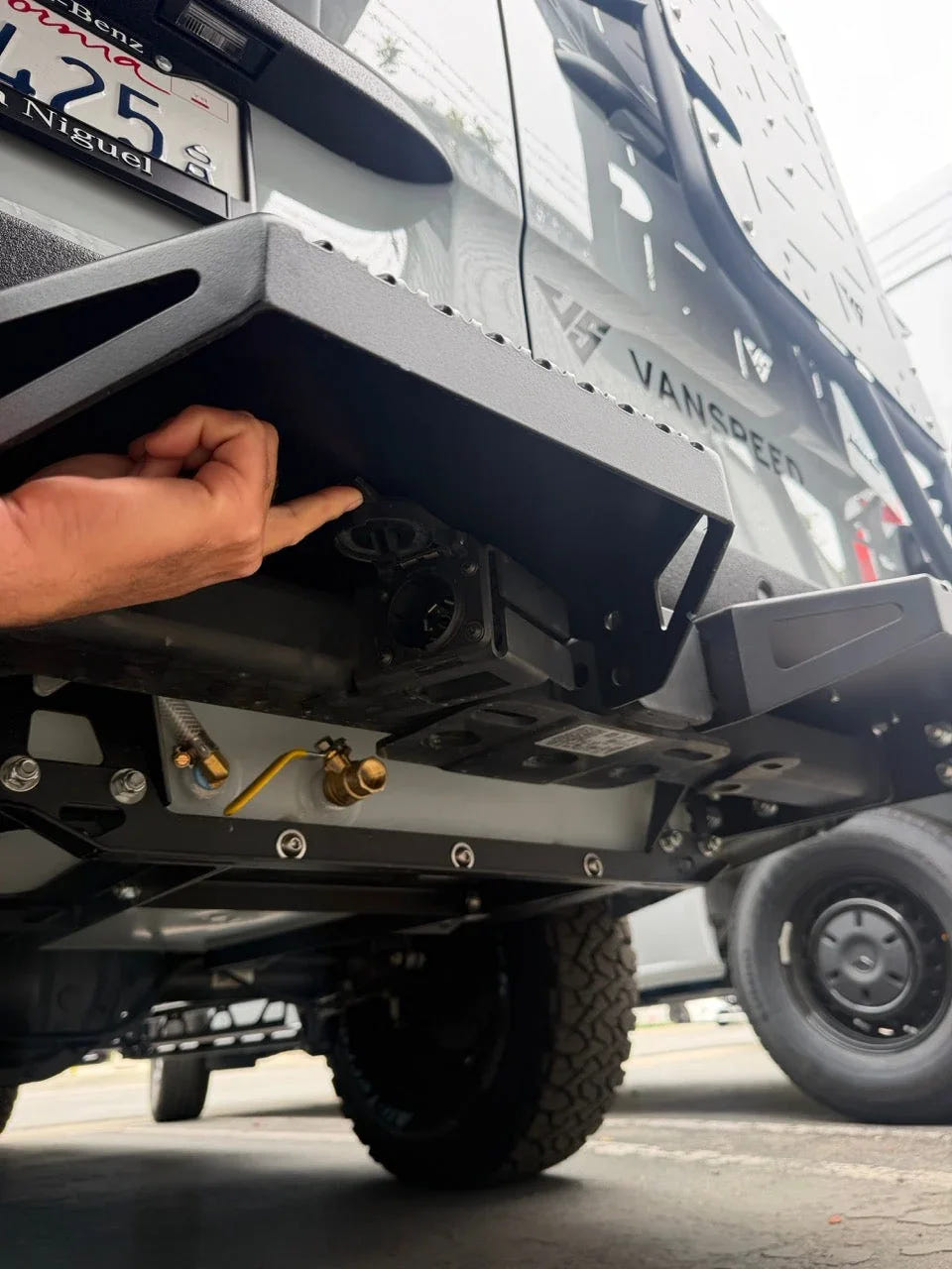 Sprinter Defender Mini Rear Step - AVC RIG